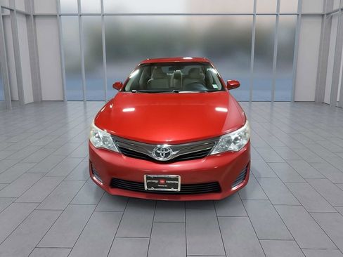 Used 2012 Toyota Camry LE image 3