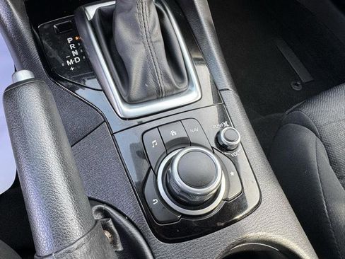 Used 2016 MAZDA MAZDA3 i Sport image 22