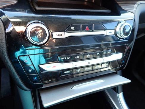 Used 2024 Ford Explorer Limited image 20