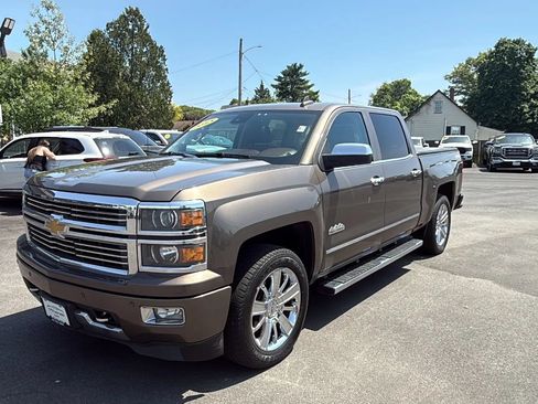 Used 2015 Chevrolet Silverado 1500 High Country w/ High Country Premium Package AWD/4WD image 3