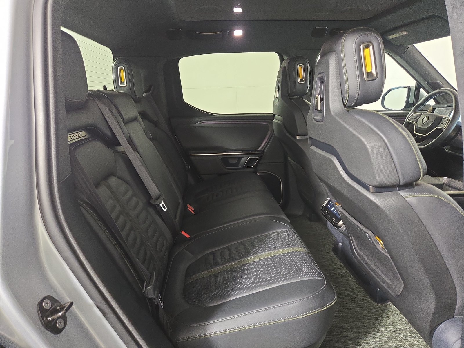 Used 2022 Rivian R1T Adventure AWD/4WD image 22