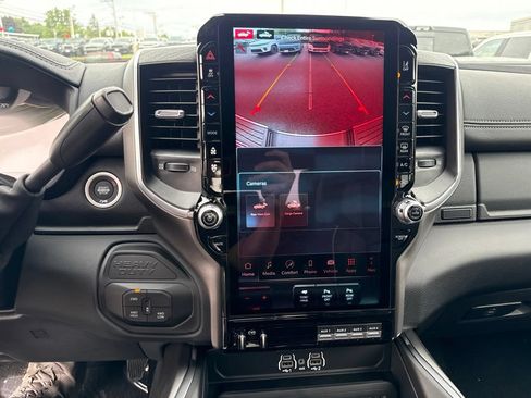 New 2026 RAM 2500 Laramie AWD/4WD image 13