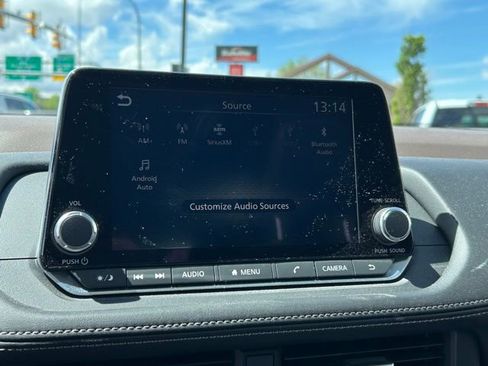 Used 2023 Nissan Rogue SV w/ SV Premium B Package image 13