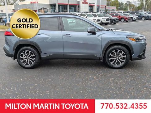 Used 2024 Toyota Corolla Cross SE image 3