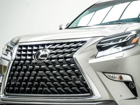 Used 2023 Lexus GX 460 Premium w/ Accessory Package AWD/4WD image 2
