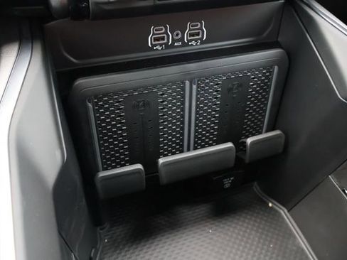 New 2026 RAM 2500 Laramie AWD/4WD image 14