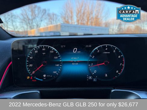 Used 2022 Mercedes-Benz GLB 250 4MATIC image 10