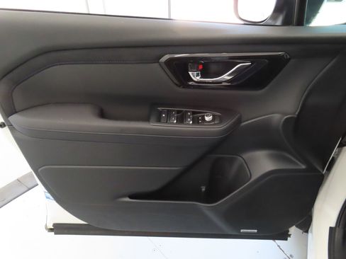 Used 2025 Subaru Forester Limited image 11