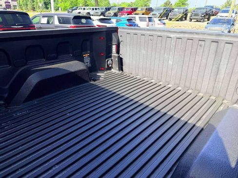 Used 2024 Chevrolet Silverado 1500 LT AWD/4WD image 10