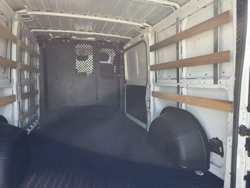 Used 2025 RAM ProMaster 2500 w/ U-Haul Equipment Group FWD image 25