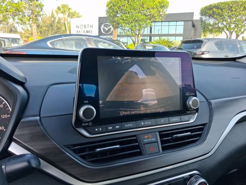 Used 2023 Nissan Altima 2.5 SV image 18