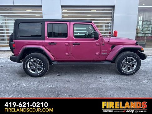 Used 2022 Jeep Wrangler Unlimited Sahara w/ Cold Weather Group image 8