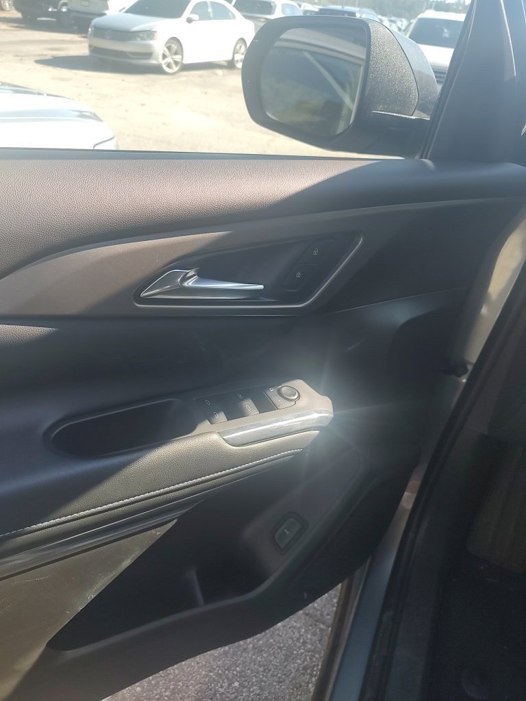 Used 2025 Chevrolet Traverse LT FWD image 11