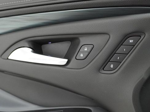Used 2020 Buick Envision Essence FWD image 22