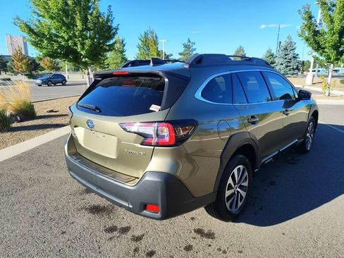 Certified 2025 Subaru Outback Premium w/ Popular Package #1A AWD/4WD image 3