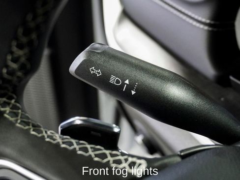 Used 2024 Jeep Grand Cherokee Limited w/ Luxury Tech Group II image 27