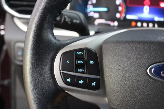 Used 2022 Ford Explorer XLT w/ Equipment Group 202A AWD/4WD image 14