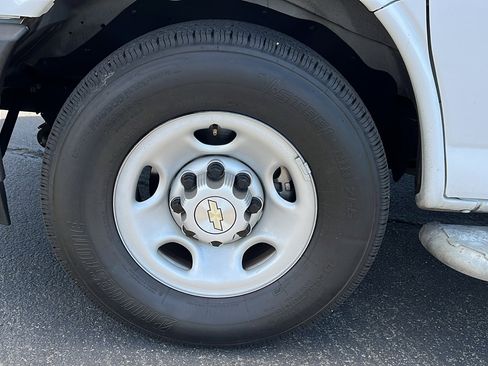 Certified 2022 Chevrolet Express 2500 w/ Driver Convenience Package image 10