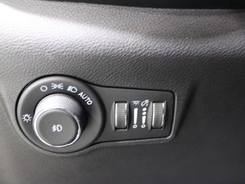 Used 2022 Jeep Compass Trailhawk w/ Trailhawk Convenience Group image 40