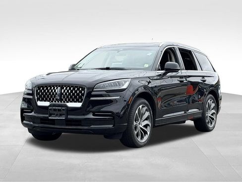 Used 2023 Lincoln Aviator Grand Touring w/ Equipment Group 301A AWD/4WD image 3