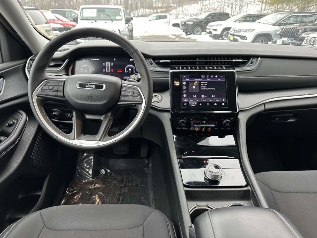 Certified 2024 Jeep Grand Cherokee Laredo X AWD/4WD image 19
