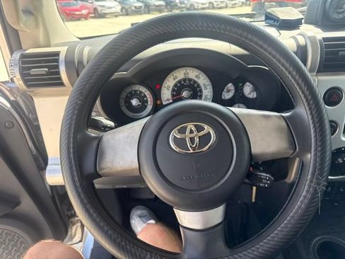 Used 2008 Toyota FJ Cruiser 4WD image 25