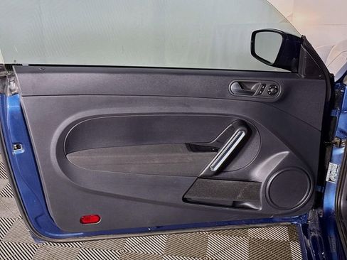 Used 2018 Volkswagen Beetle 2.0T S image 10