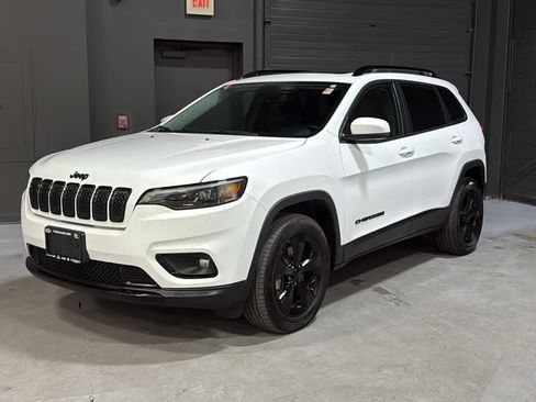 Used 2020 Jeep Cherokee Latitude Plus AWD/4WD image 3