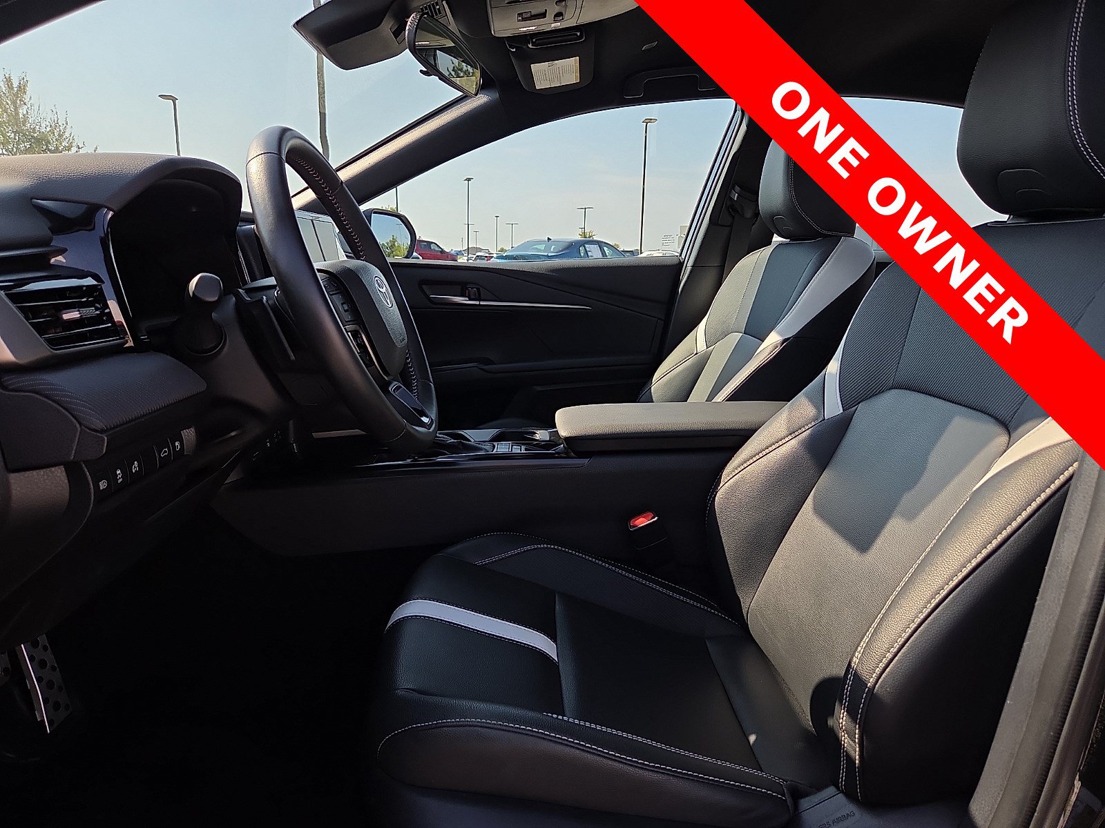 Used 2025 Toyota Camry SE FWD image 15