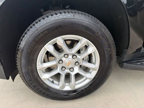 Used 2025 Chevrolet Tahoe LT RWD image 12