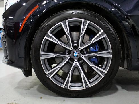 Used 2022 BMW X7 M50i w/ Dynamic Handling Package image 38