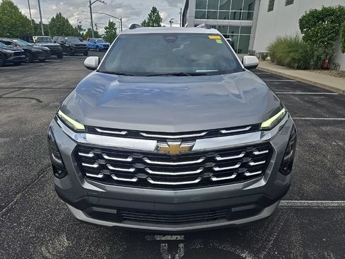 Used 2025 Chevrolet Equinox LT w/ Convenience Package II FWD image 2