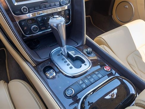 Used 2015 Bentley Continental GT image 16