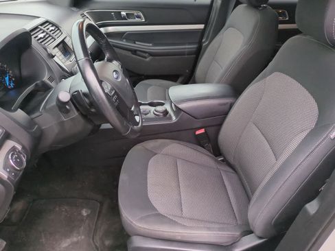 Used 2017 Ford Explorer XLT AWD/4WD image 16