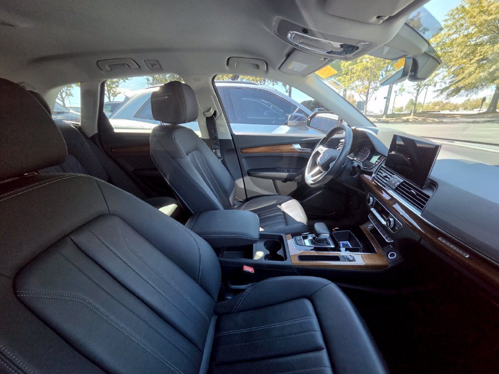 Used 2023 Audi Q5 2.0T Premium w/ Convenience Package AWD/4WD image 11