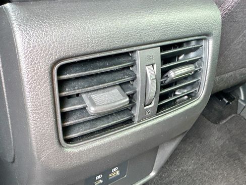 Used 2023 Nissan Rogue SV FWD image 26