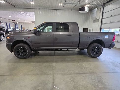 Used 2025 RAM 3500 Laramie AWD/4WD image 5