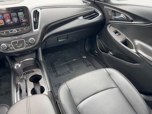 Used 2018 Chevrolet Malibu LT w/ Leather Package FWD image 18