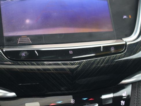 Used 2020 Cadillac XT6 Premium Luxury AWD/4WD image 28