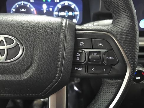 Used 2024 Toyota Tacoma TRD Sport w/ TRD Sport Premium Package AWD/4WD image 21