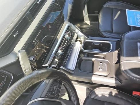 Used 2024 GMC Sierra 2500 Denali w/ Denali Reserve Package AWD/4WD image 4