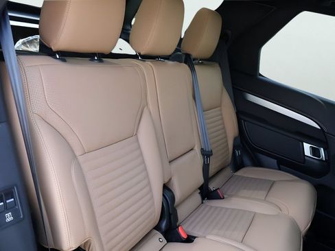 New 2026 Land Rover Discovery Limited Edition AWD/4WD image 12