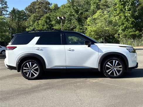 Used 2025 Nissan Pathfinder Platinum w/ Cargo Package FWD image 31