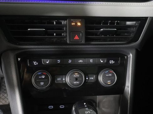 Used 2022 Volkswagen Taos SEL w/ Panoramic Sunroof Package AWD/4WD image 44