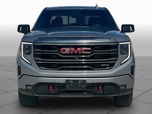 Used 2024 GMC Sierra 1500 AT4 w/ Technology Package AWD/4WD image 3