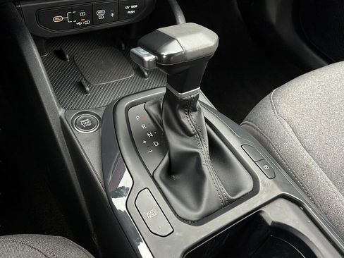 Used 2025 Kia K4 EX FWD image 24