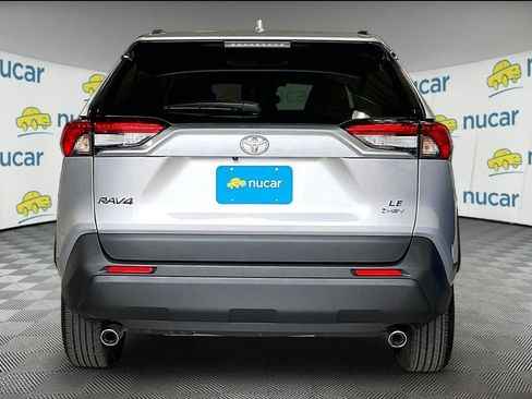 Used 2025 Toyota RAV4 LE AWD/4WD image 5