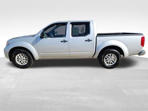 Used 2019 Nissan Frontier SV image 9