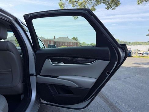 Used 2017 Cadillac XTS Luxury FWD image 25