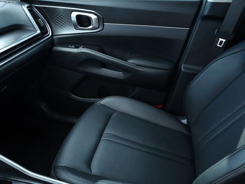 Used 2025 Kia Sorento EX image 13